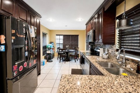 Villa ou maison à vendre à Kissimmee, Floride: 3 chambres, 148.46 m2 № 2216135 - photo 7