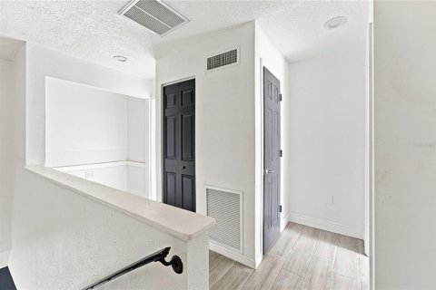 Adosado en venta en Tampa, Florida, 2 dormitorios, 178.74 m2 № 2291848 - foto 25