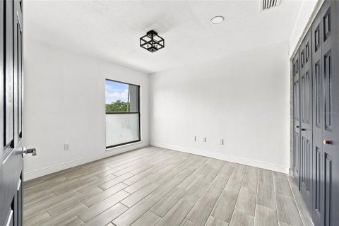 Adosado en venta en Tampa, Florida, 2 dormitorios, 178.74 m2 № 2291848 - foto 27