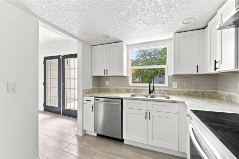 Adosado en venta en Tampa, Florida, 2 dormitorios, 178.74 m2 № 2291848 - foto 20