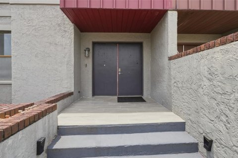 Adosado en venta en Tampa, Florida, 2 dormitorios, 178.74 m2 № 2291848 - foto 6