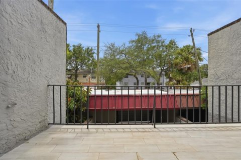 Adosado en venta en Tampa, Florida, 2 dormitorios, 178.74 m2 № 2291848 - foto 22