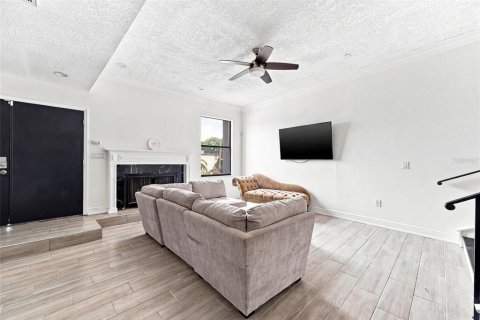 Adosado en venta en Tampa, Florida, 2 dormitorios, 178.74 m2 № 2291848 - foto 11