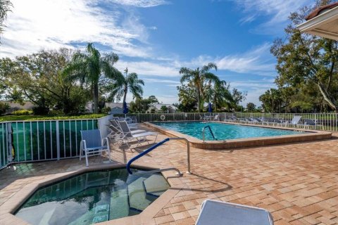 Condo in Bradenton, Florida, 2 bedrooms  № 2376882 - photo 23
