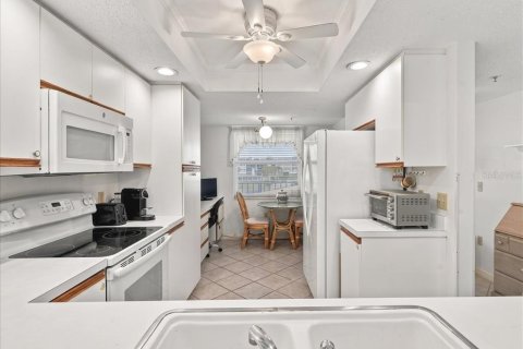 Condo in Bradenton, Florida, 2 bedrooms  № 2376882 - photo 4