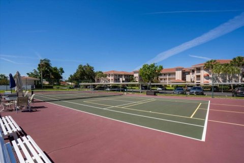 Condo in Bradenton, Florida, 2 bedrooms  № 2376882 - photo 24