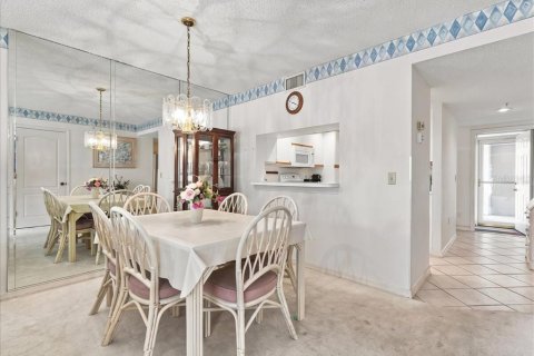 Condo in Bradenton, Florida, 2 bedrooms  № 2376882 - photo 8