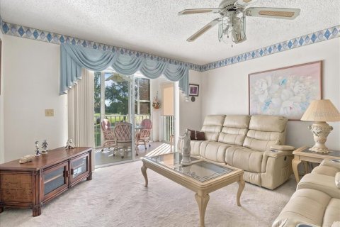 Condo in Bradenton, Florida, 2 bedrooms  № 2376882 - photo 11