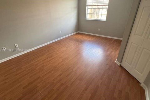Townhouse in Hialeah, Florida 1 bedroom, 82.4 sq.m. № 1927569 - photo 21