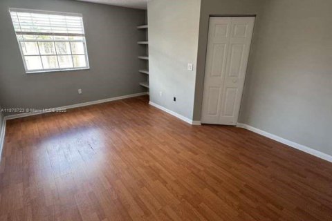 Townhouse in Hialeah, Florida 1 bedroom, 82.4 sq.m. № 1927569 - photo 20