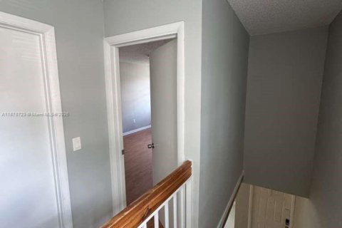 Townhouse in Hialeah, Florida 1 bedroom, 82.4 sq.m. № 1927569 - photo 19