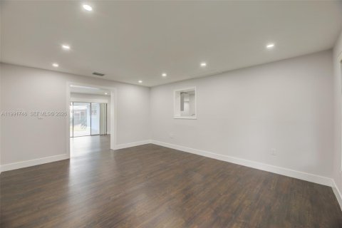 Casa en alquiler en Pembroke Pines, Florida, 3 dormitorios, 163.97 m2 № 2052401 - foto 16