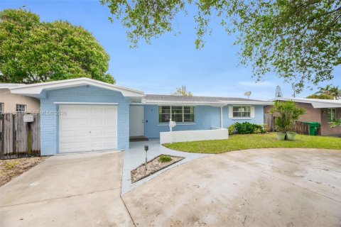 Casa en alquiler en Pembroke Pines, Florida, 3 dormitorios, 163.97 m2 № 2052401 - foto 2