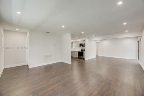 Casa en alquiler en Pembroke Pines, Florida, 3 dormitorios, 163.97 m2 № 2052401 - foto 11