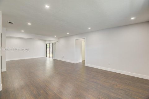 Casa en alquiler en Pembroke Pines, Florida, 3 dormitorios, 163.97 m2 № 2052401 - foto 13