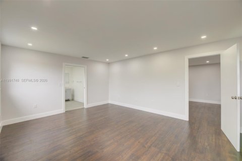 Casa en alquiler en Pembroke Pines, Florida, 3 dormitorios, 163.97 m2 № 2052401 - foto 19