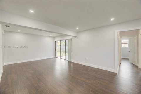 Casa en alquiler en Pembroke Pines, Florida, 3 dormitorios, 163.97 m2 № 2052401 - foto 14