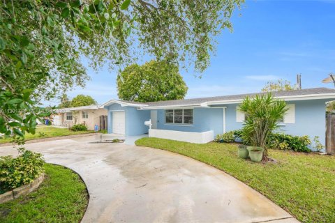 Casa en alquiler en Pembroke Pines, Florida, 3 dormitorios, 163.97 m2 № 2052401 - foto 4