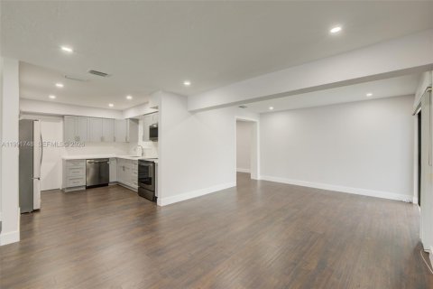 Casa en alquiler en Pembroke Pines, Florida, 3 dormitorios, 163.97 m2 № 2052401 - foto 12