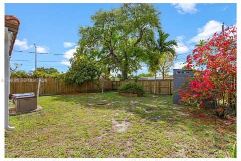 Купить виллу или дом в Норт-Майами-Бич, Флорида 3 спальни, 81.75м2, № 2050508 - фото 25