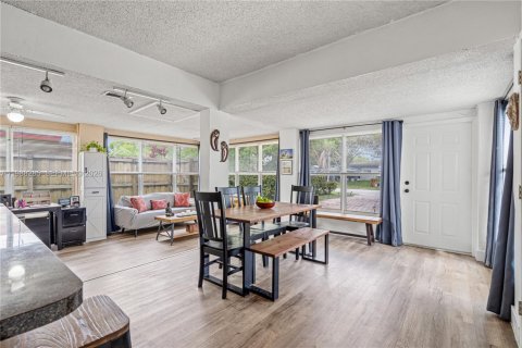 Купить виллу или дом в Норт-Майами-Бич, Флорида 3 спальни, 81.75м2, № 2050508 - фото 6