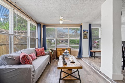 Купить виллу или дом в Норт-Майами-Бич, Флорида 3 спальни, 81.75м2, № 2050508 - фото 7