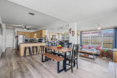 Купить виллу или дом в Норт-Майами-Бич, Флорида 3 спальни, 81.75м2, № 2050508 - фото 4