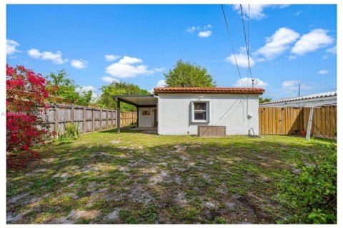 Купить виллу или дом в Норт-Майами-Бич, Флорида 3 спальни, 81.75м2, № 2050508 - фото 28