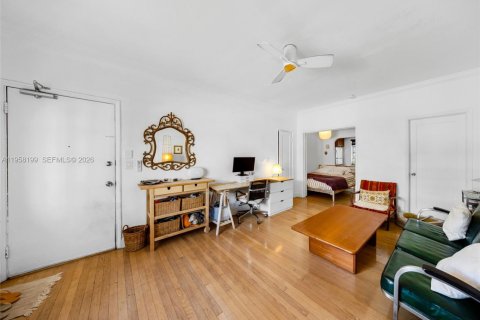 Купить кондоминиум в Майами-Бич, Флорида 45.52м2, № 2017751 - фото 8