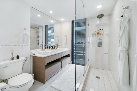 Condominio en venta en Miami, Florida, 2 dormitorios, 152.27 m2 № 1962274 - foto 11