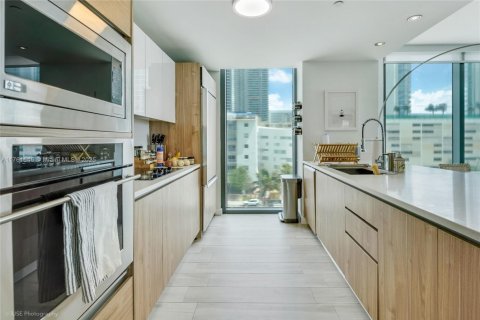 Condominio en venta en Miami, Florida, 2 dormitorios, 152.27 m2 № 1962274 - foto 5