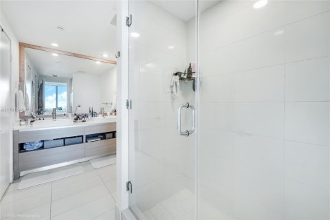 Condominio en venta en Miami, Florida, 2 dormitorios, 152.27 m2 № 1962274 - foto 10