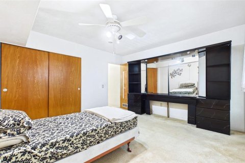 Condo in Saint Petersburg, Florida, 1 bedroom  № 2214987 - photo 10