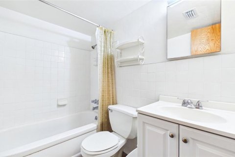Condo in Saint Petersburg, Florida, 1 bedroom  № 2214987 - photo 8