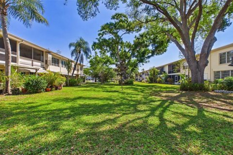 Condo in Saint Petersburg, Florida, 1 bedroom № 2214987