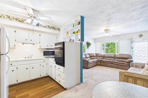 Condo in Saint Petersburg, Florida, 1 bedroom  № 2214987 - photo 3