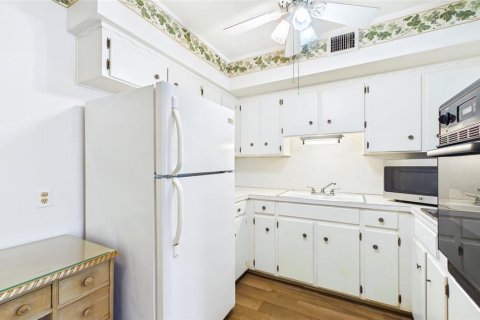 Condo in Saint Petersburg, Florida, 1 bedroom  № 2214987 - photo 6