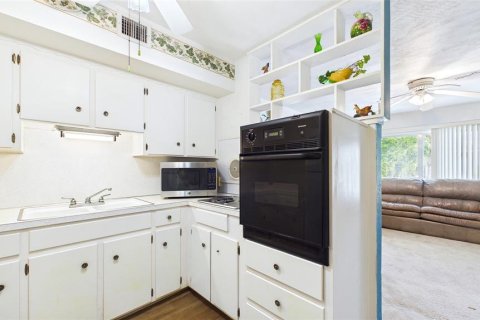 Condo in Saint Petersburg, Florida, 1 bedroom  № 2214987 - photo 7