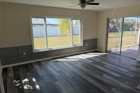 Villa ou maison à vendre à Port Charlotte, Floride: 2 chambres, 121.05 m2 № 2412542 - photo 8