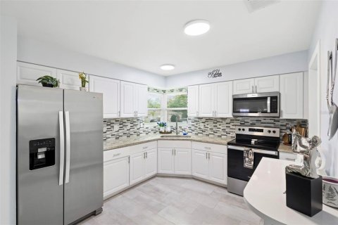 House in Deltona, Florida 3 bedrooms, 117.99 sq.m. № 1825167 - photo 15