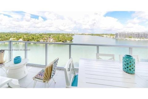 Condo in Miami Beach, Florida, 3 bedrooms  № 2081577