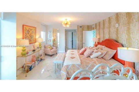 Condo in Miami Beach, Florida, 3 bedrooms № 2081577 - photo 12