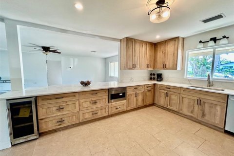 Villa ou maison à vendre à Sarasota, Floride: 3 chambres, 201.23 m2 № 1637659 - photo 12