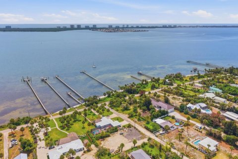 Купить виллу или дом в Дженсен-Бич, Флорида 3 комнаты, 227.61м2, № 2185257 - фото 11