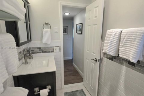 Condominio en venta en Dania Beach, Florida, 2 dormitorios, 80.82 m2 № 1924944 - foto 16