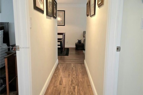 Condominio en venta en Dania Beach, Florida, 2 dormitorios, 80.82 m2 № 1924944 - foto 18
