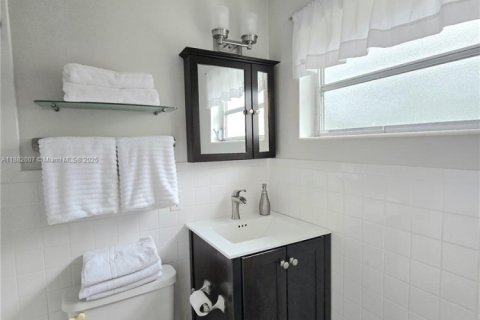 Condominio en venta en Dania Beach, Florida, 2 dormitorios, 80.82 m2 № 1924944 - foto 11