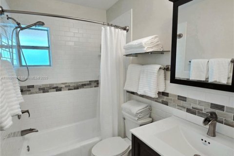Condominio en venta en Dania Beach, Florida, 2 dormitorios, 80.82 m2 № 1924944 - foto 15