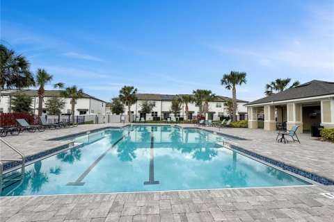 Townhouse in Davenport, Florida 3 bedrooms, 137.5 sq.m. № 1532425 - photo 25