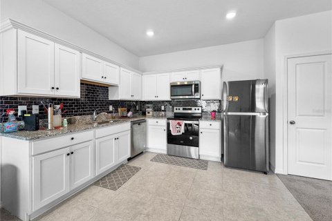 Townhouse in Davenport, Florida 3 bedrooms, 137.5 sq.m. № 1532425 - photo 9